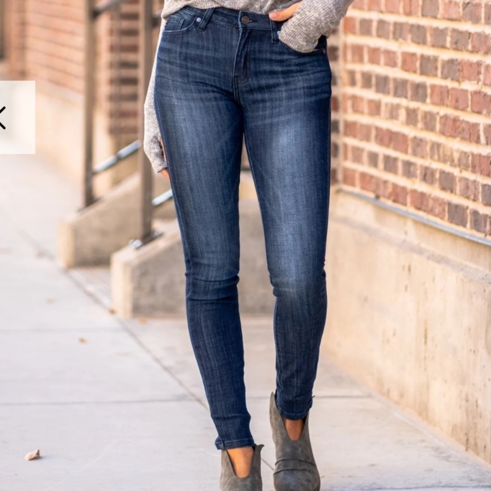 NWOT KanCan Dark Blue Skinny Jeans